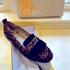 Brand NEW: BODEN Aubrey Flexi Sole Loafers
Tan Leopard/Black